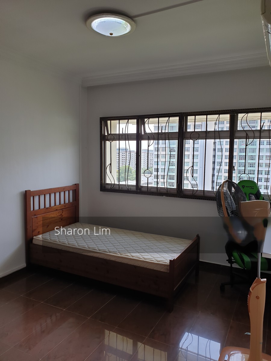 Woodlands Street 83 thumbnail photo